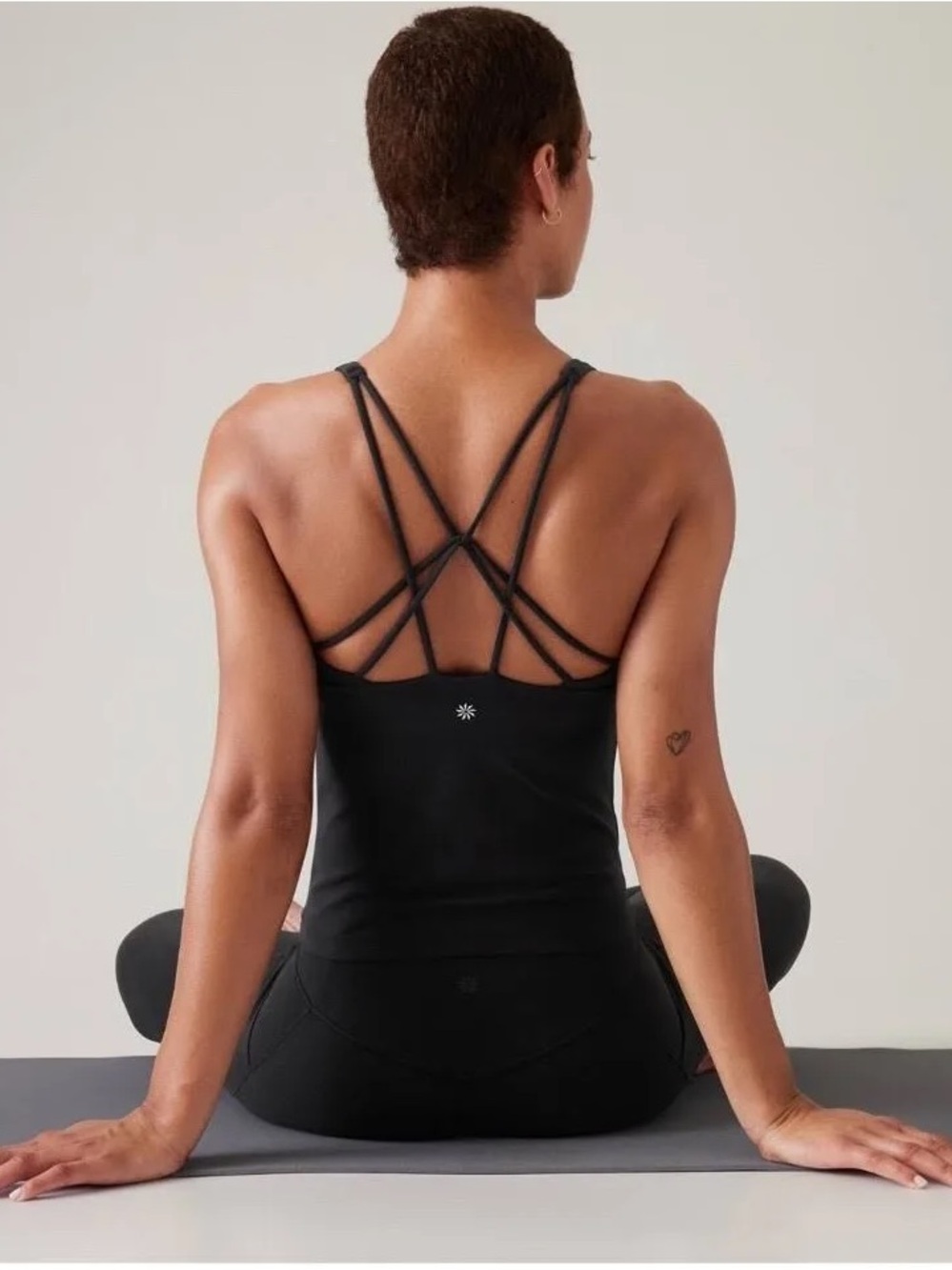 Athleta solace built in bra tank top in black BRAND NEW